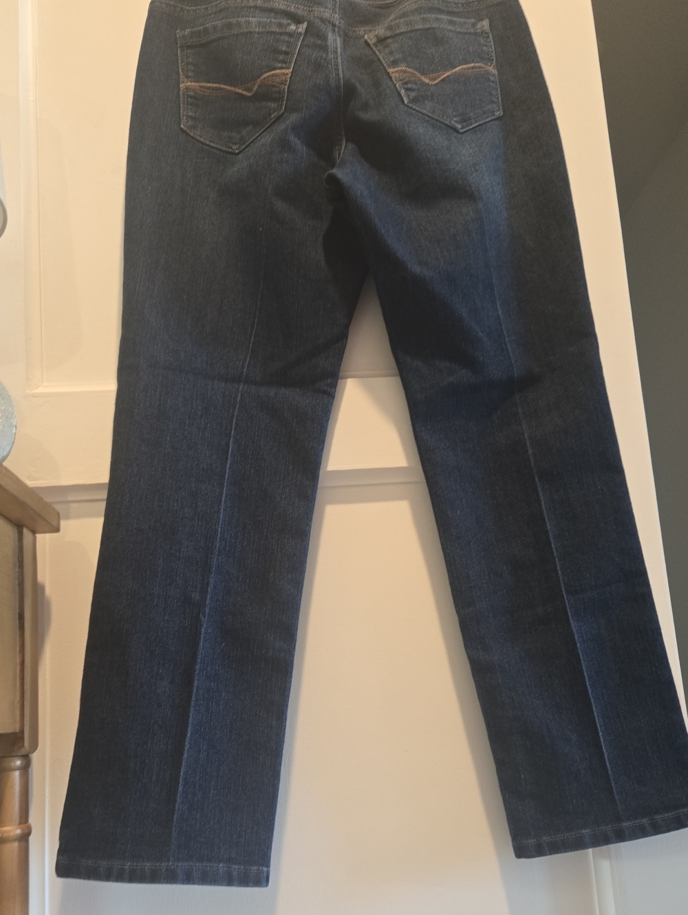 Bandolino Classic Straight-Leg Jeans in Indigo Wash - Picture 10 of 13